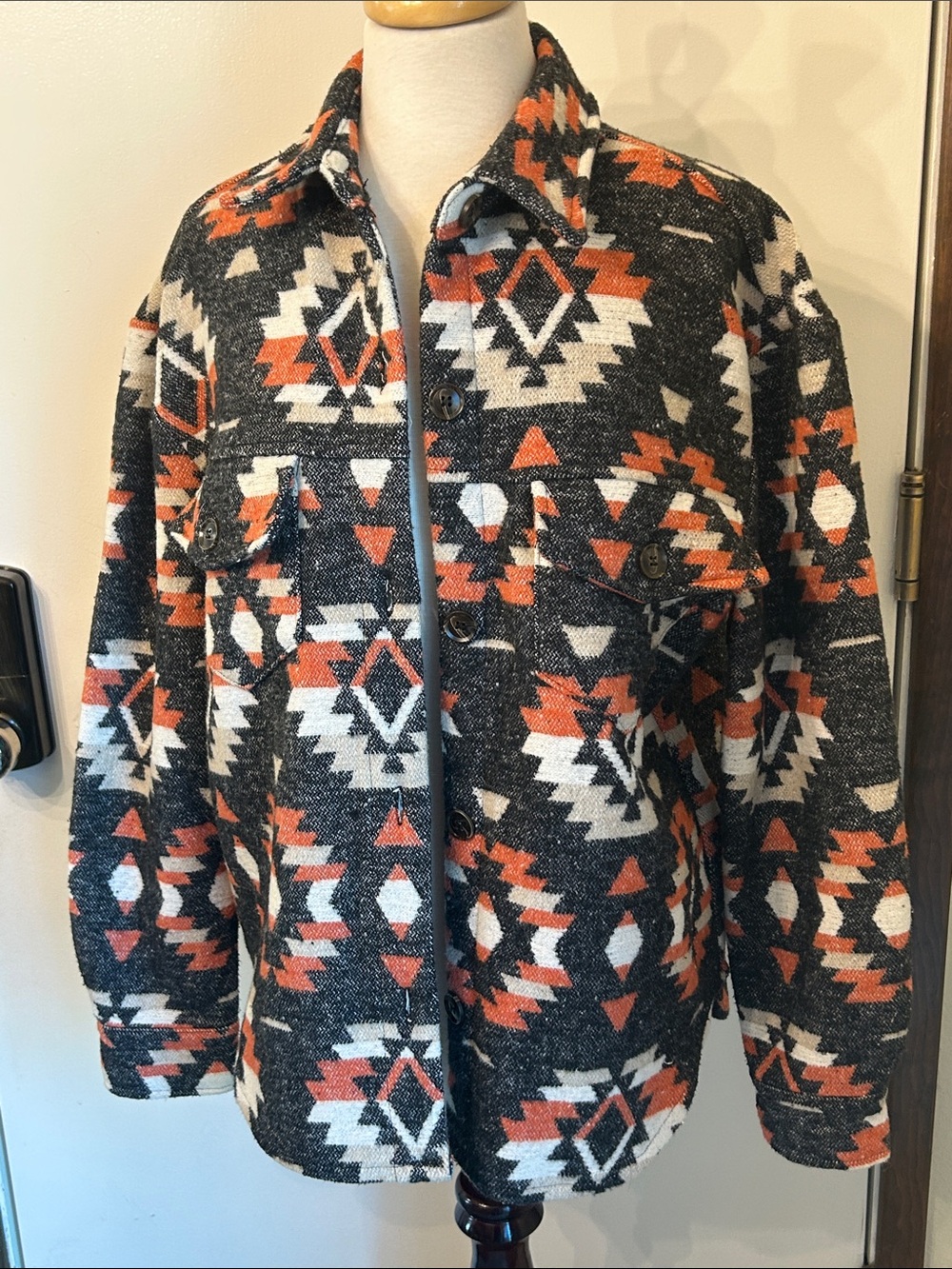 MITTOSHOP VIBRANT AZTEC WESTERN SHACKET BUTTON UP SOUTHWESTERN JACKET SZ M